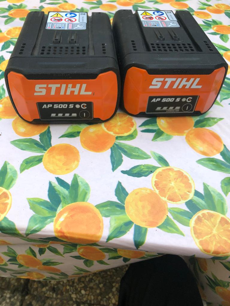 Stihl  2x AP500s €250 per stuk, Ophalen of Verzenden, Zo goed als nieuw, Overige soorten, Stihl