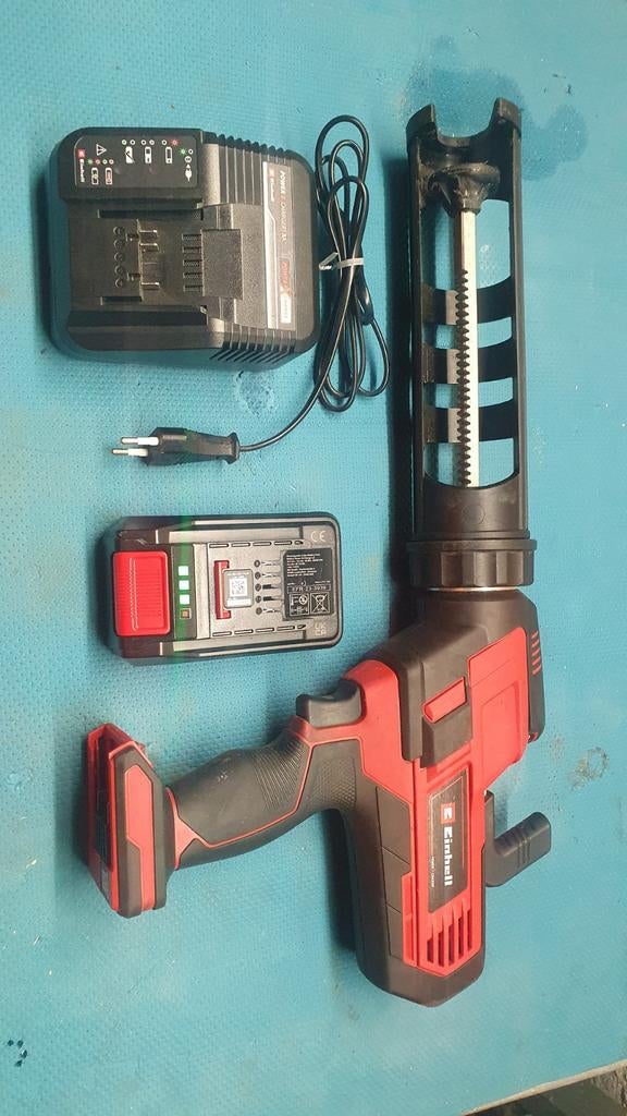 Einhell 20V kitspuit met lader en accu - Zo goed als nieuw, Ophalen of Verzenden, Zo goed als nieuw
