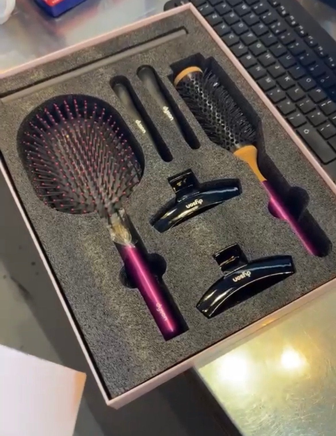 Dyson Haarborstel Set - Nieuw in Doos, Ophalen of Verzenden, Nieuw, Kam of Borstel