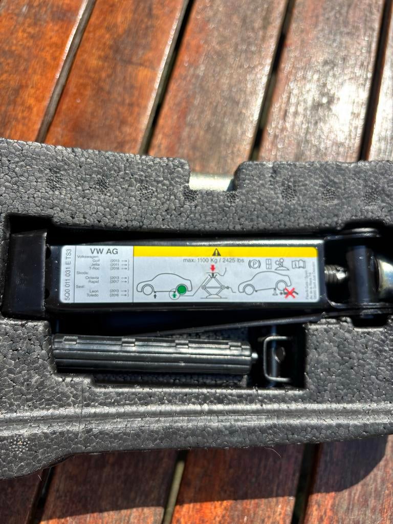 Originele nieuwe krikset voor VW, Skoda en Seat, Ophalen of Verzenden, Nieuw, Mechanisch, Schaarkrik