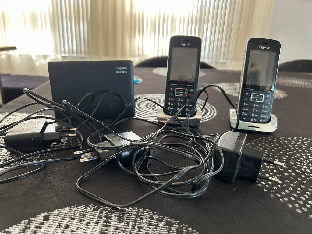 Gigaset basisstation met twee dect telefoons, Telecommunicatie, Ophalen of Verzenden, Zo goed als nieuw, 2 handsets