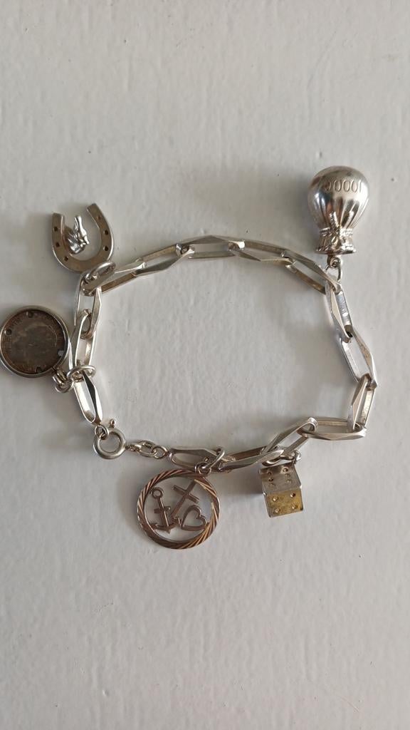 Zilveren closed for ever armband  met 5 bedels, Ophalen of Verzenden, Zo goed als nieuw, Zilver, Overige typen