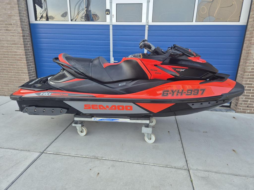 Sea-doo RXT 260 RS 83 vaaruren (2016) met vering, Watersport en Boten, Niet ingevuld, Niet ingevuld, Zo goed als nieuw, Benzine