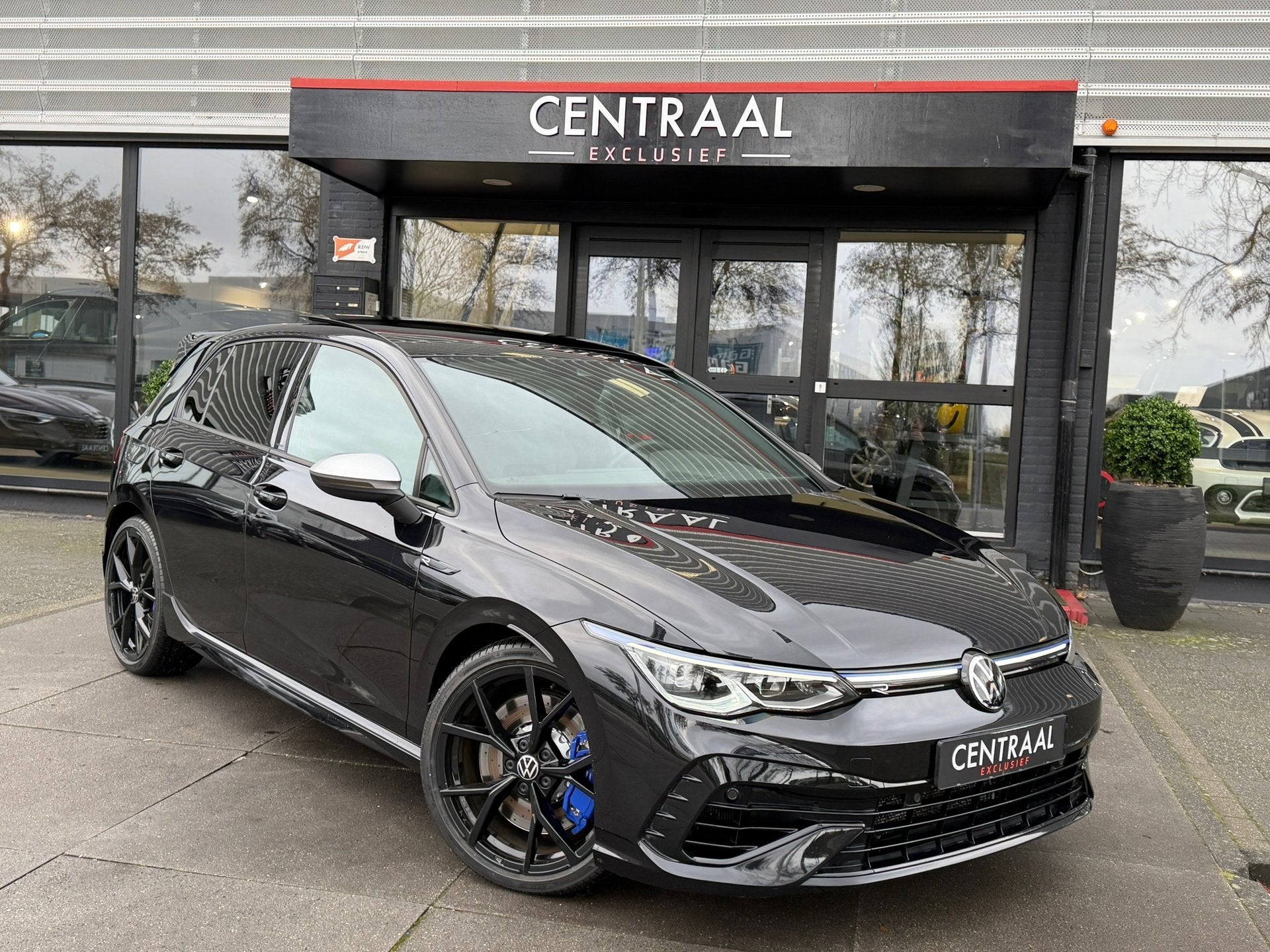 Volkswagen Golf 2.0 TSI R 4Motion 320PK|Pano|Carpay|Camera|A, Automaat, Gebruikt, Euro 6, 4 cilinders