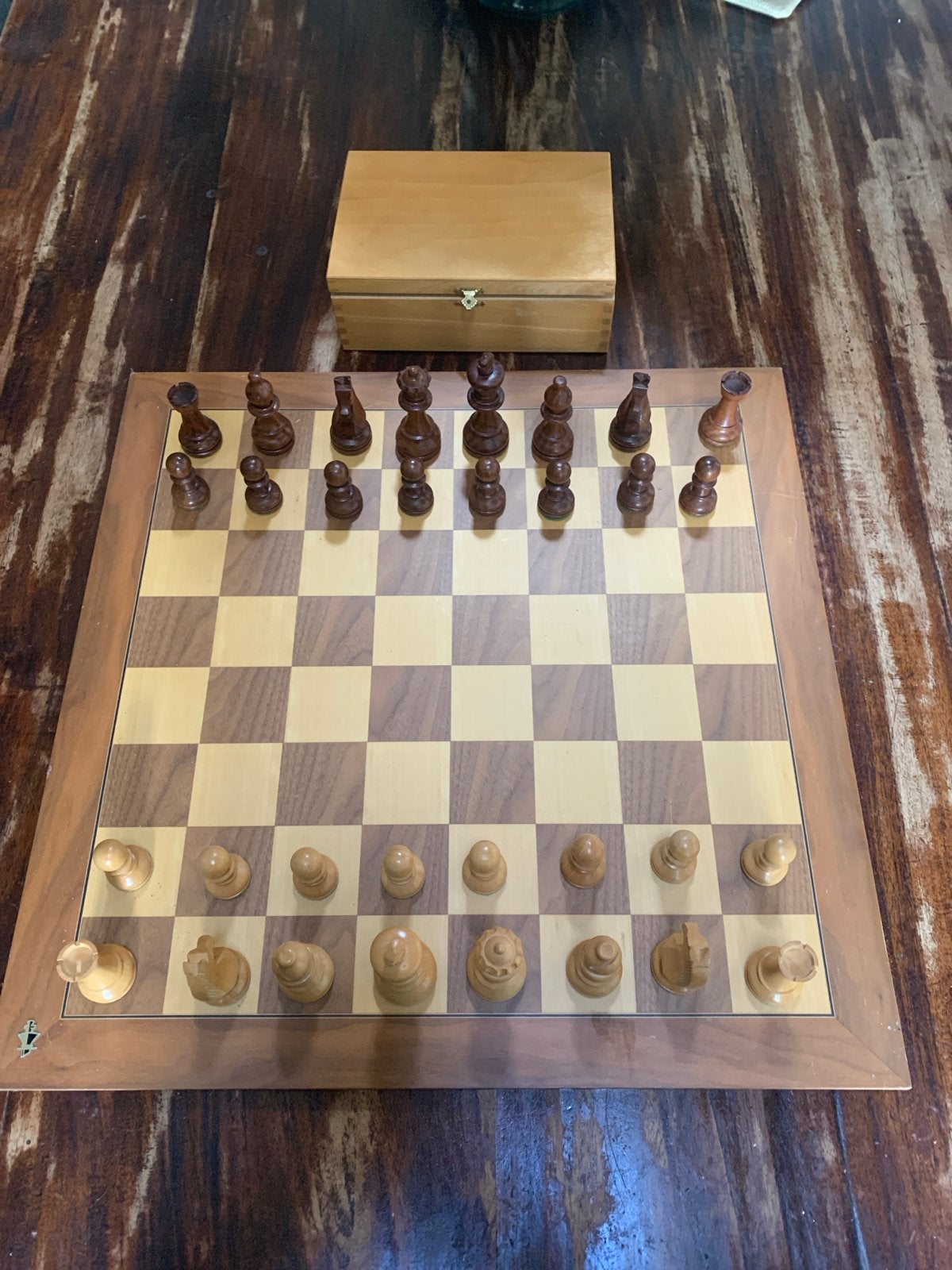 Houten schaakspel met schaakstukken en opbergdoos, Een of twee spelers, Ophalen of Verzenden, Zo goed als nieuw