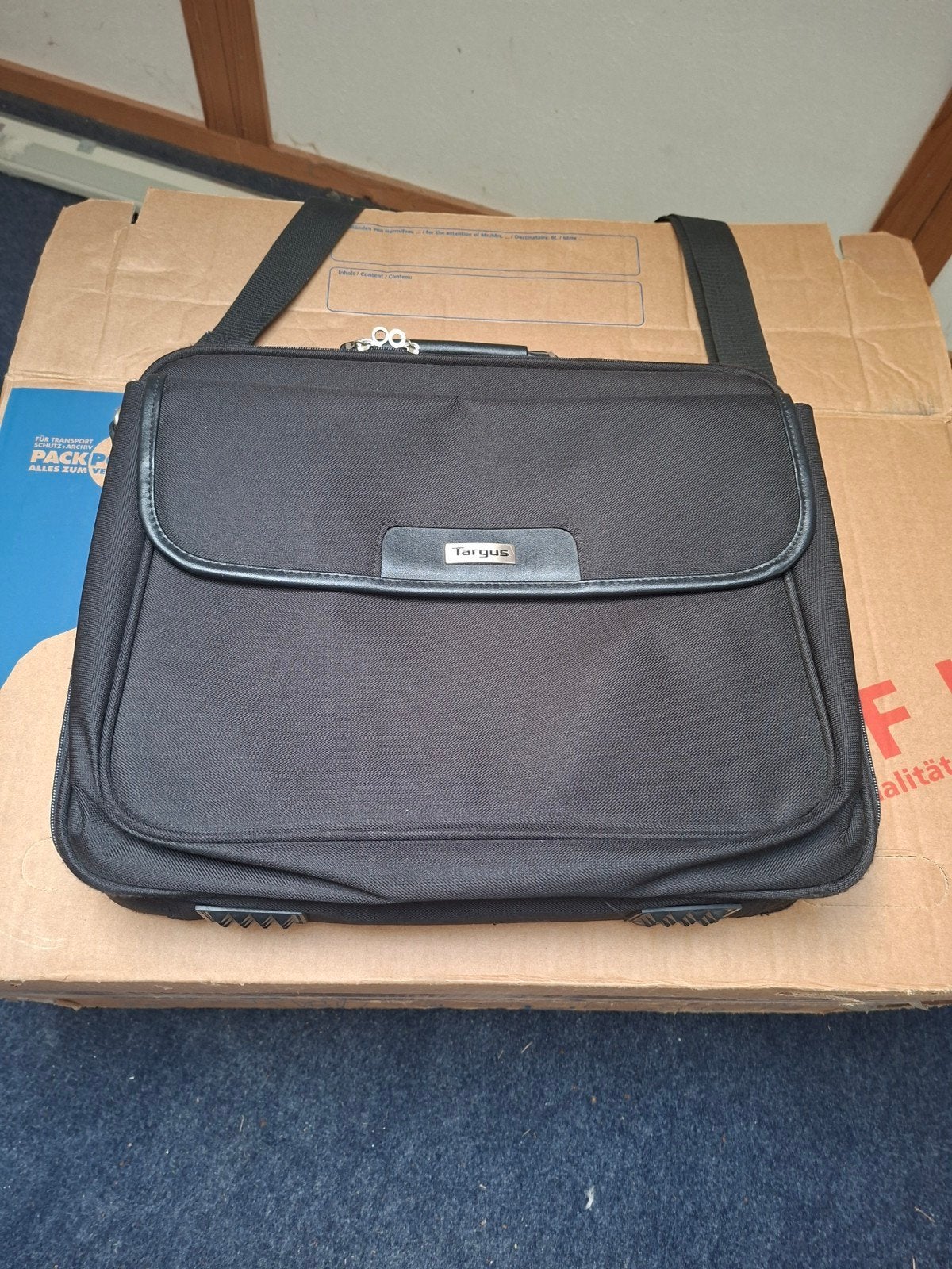 LAPTOPTAS TARGUS, Computers en Software, Laptoptassen, Ophalen, Zo goed als nieuw, Handvat