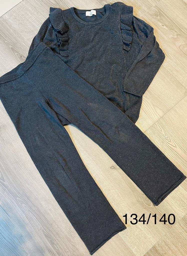 Comfy setje maat 134/140, Kinderen en Baby's, Kinderkleding | Maat 134, Ophalen of Verzenden, Zo goed als nieuw, Meisje, Setje