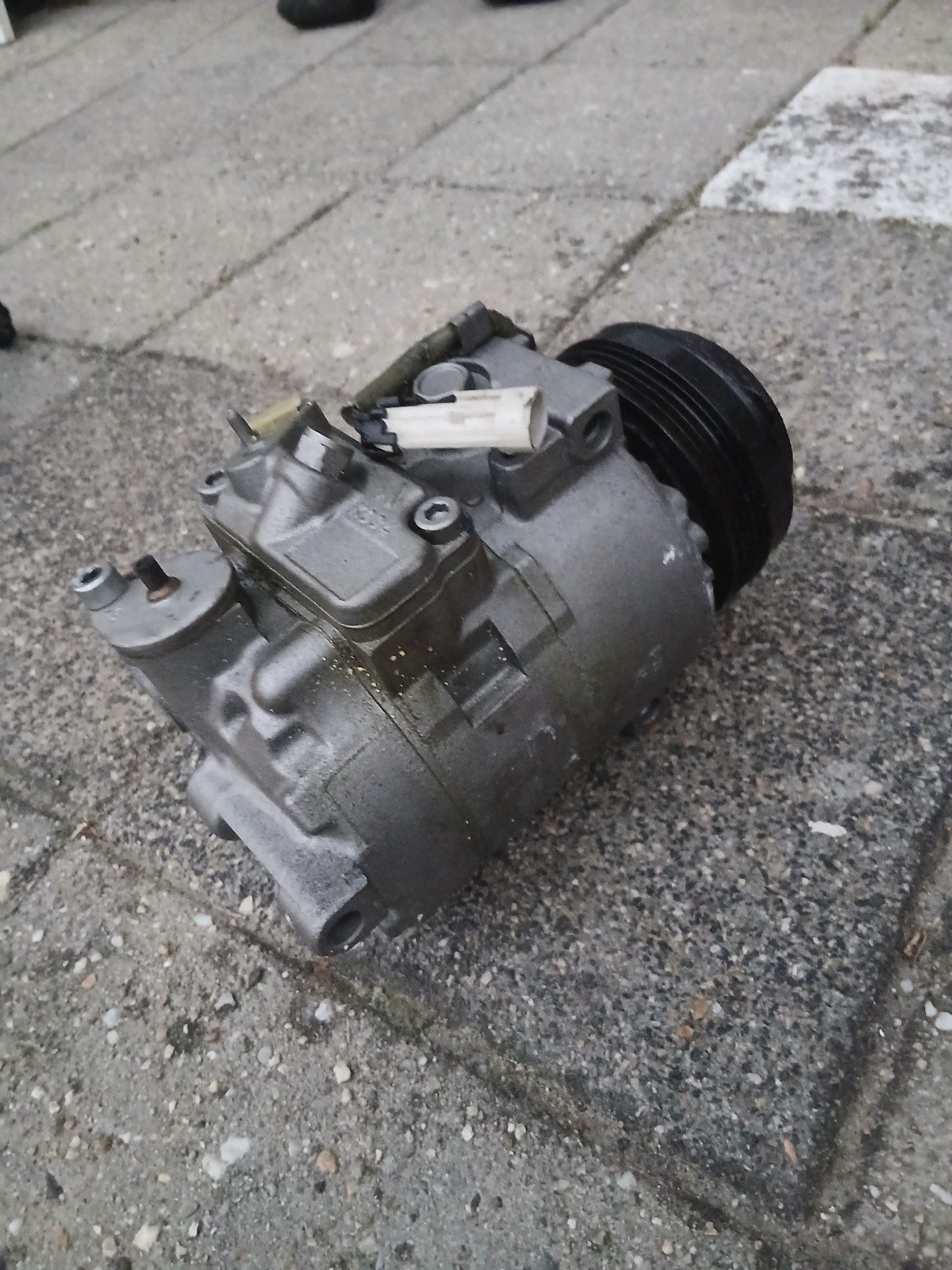 Airco pomp voor auto - Gebruikt maar functioneel, Ophalen of Verzenden, Gebruikt, Universele onderdelen