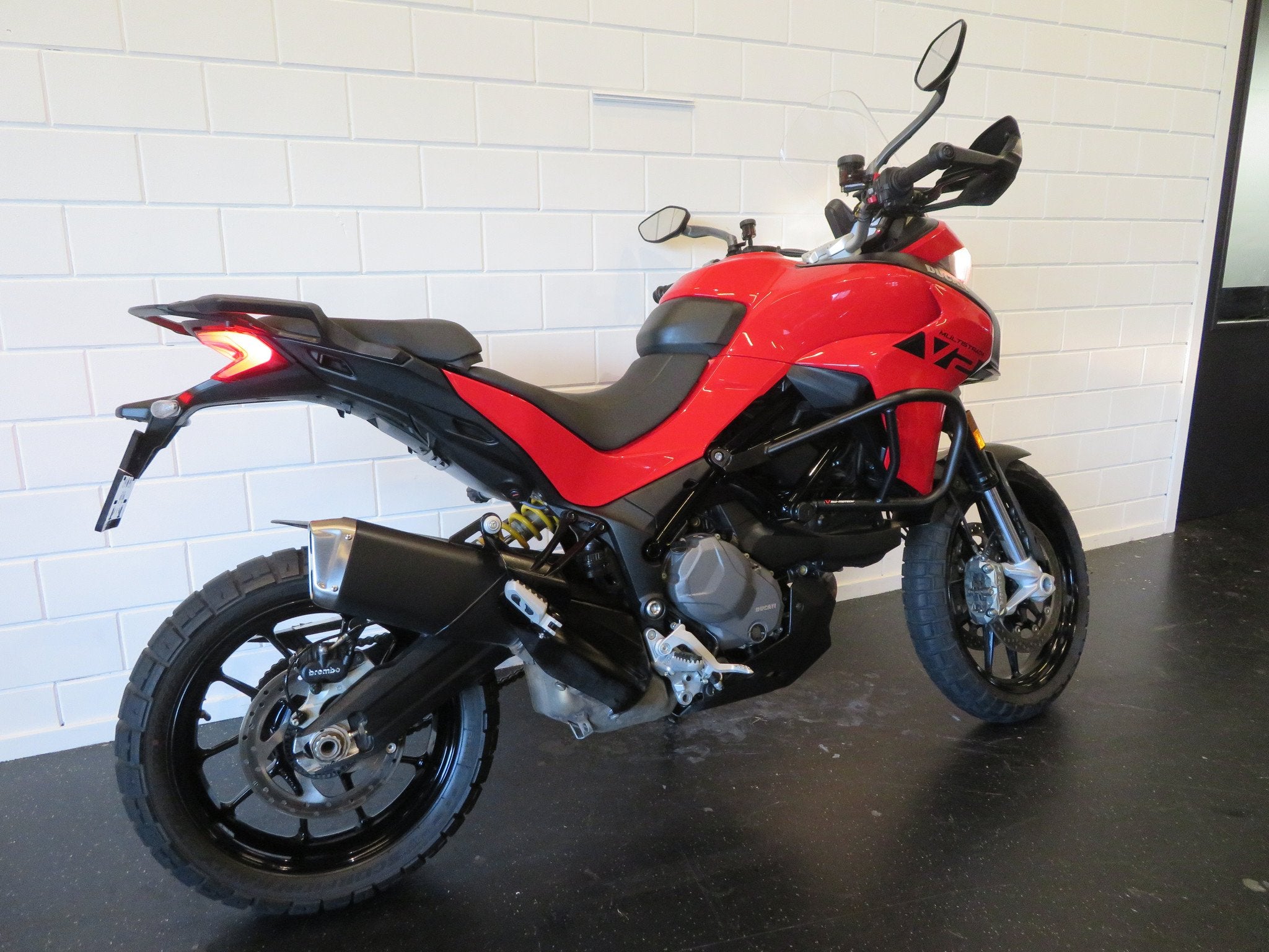 Ducati MULTISTRADA V2 NIEUWSTAAT! HISTORIE (bj 2024), Motoren, Motoren | Ducati, 890 cc, Bedrijf, Toermotor