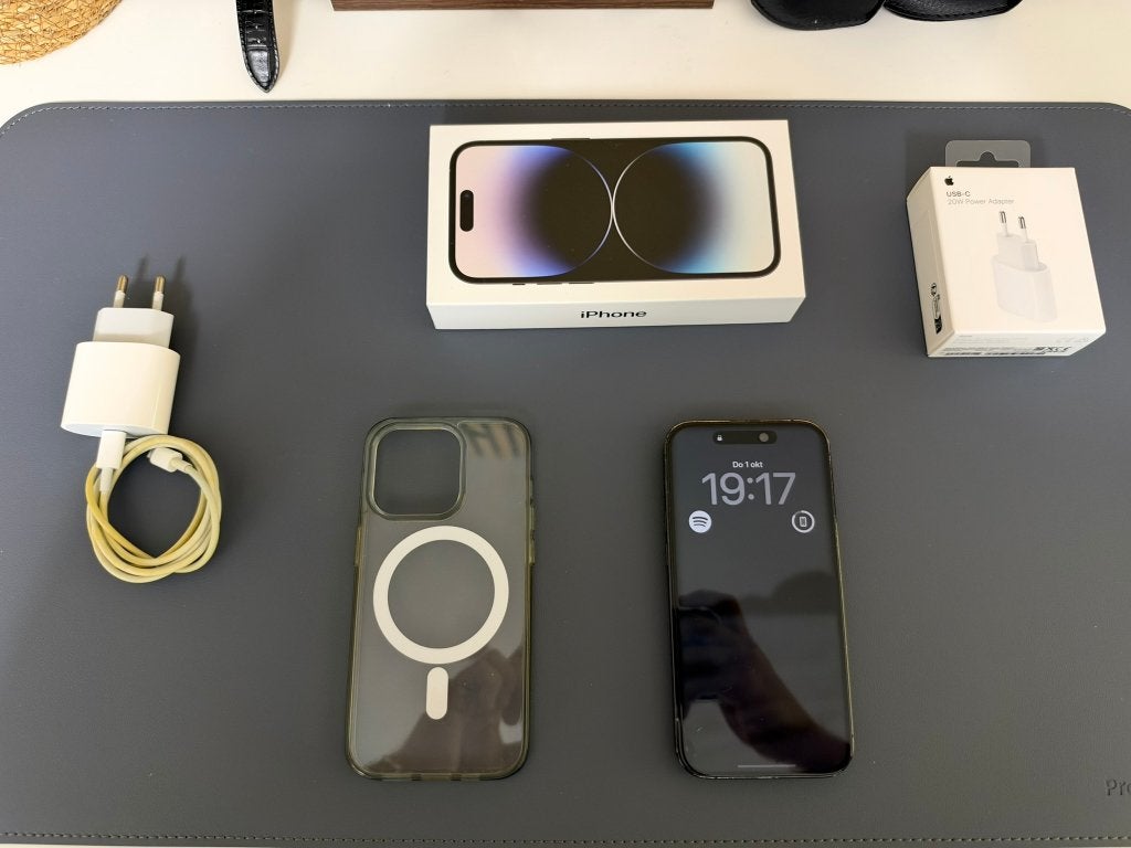 Foto 2 van iPhone 14 Pro 256 GB Space Black | MET ACCESSOIRES | 77%