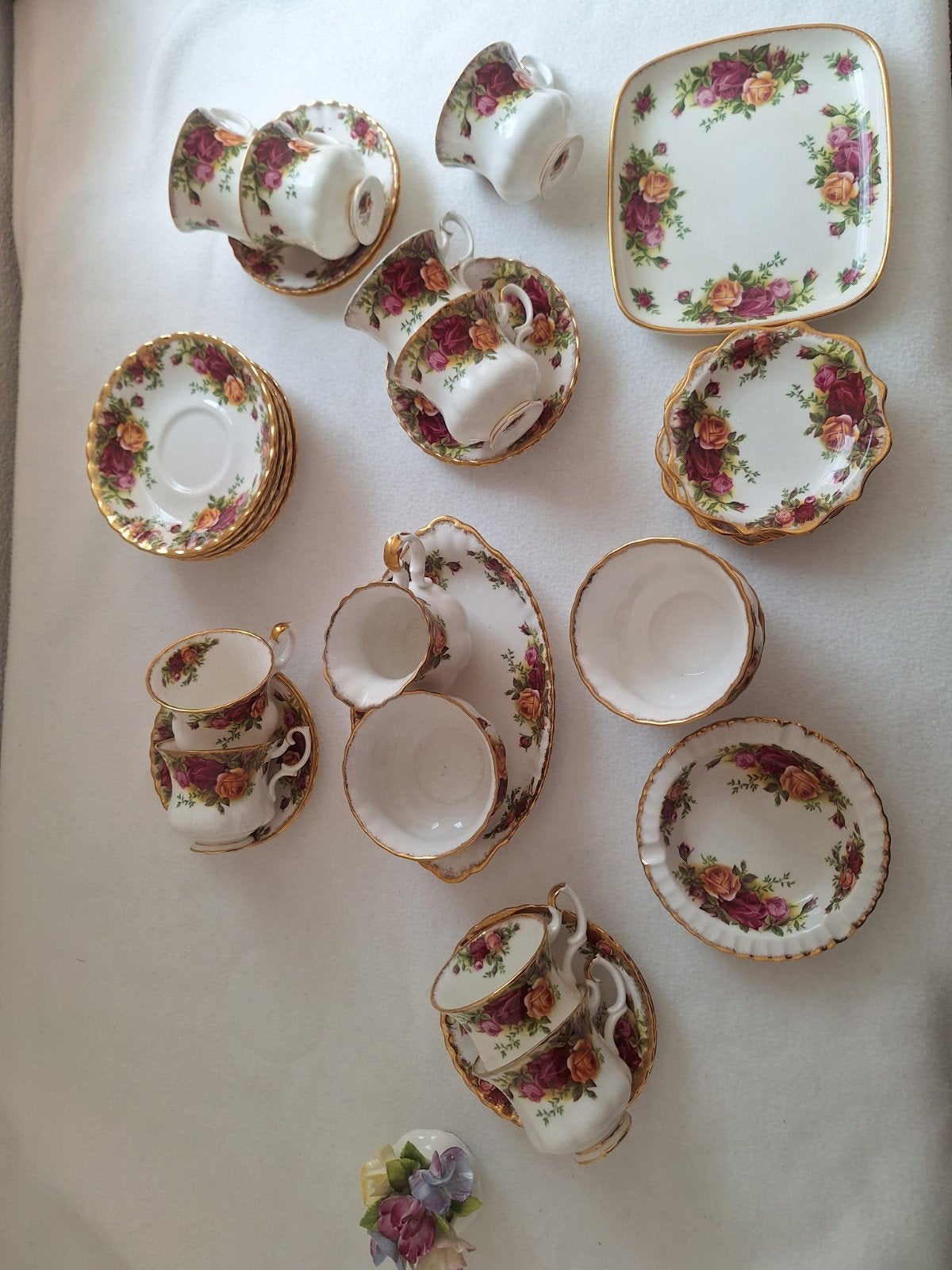 Royal Albert Old Country Roses Servies - Diverse Stukken, Antiek en Kunst, Antiek | Servies compleet, Ophalen