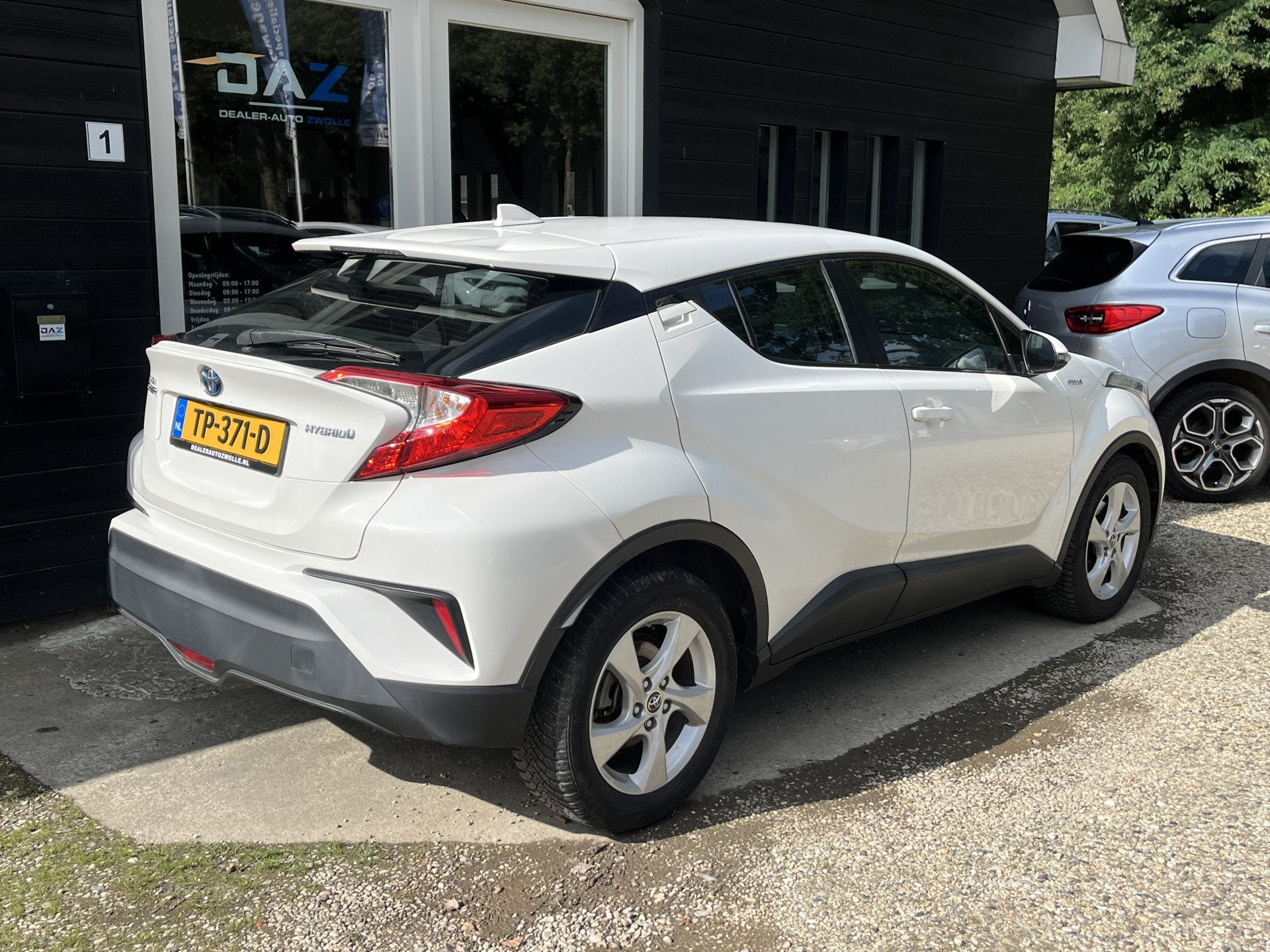 Toyota C-HR 1.8 Hybrid Dynamic Aut/Ecc/Navi/Camera/Pdc, Stof, Euro 6, 4 cilinders, Wit