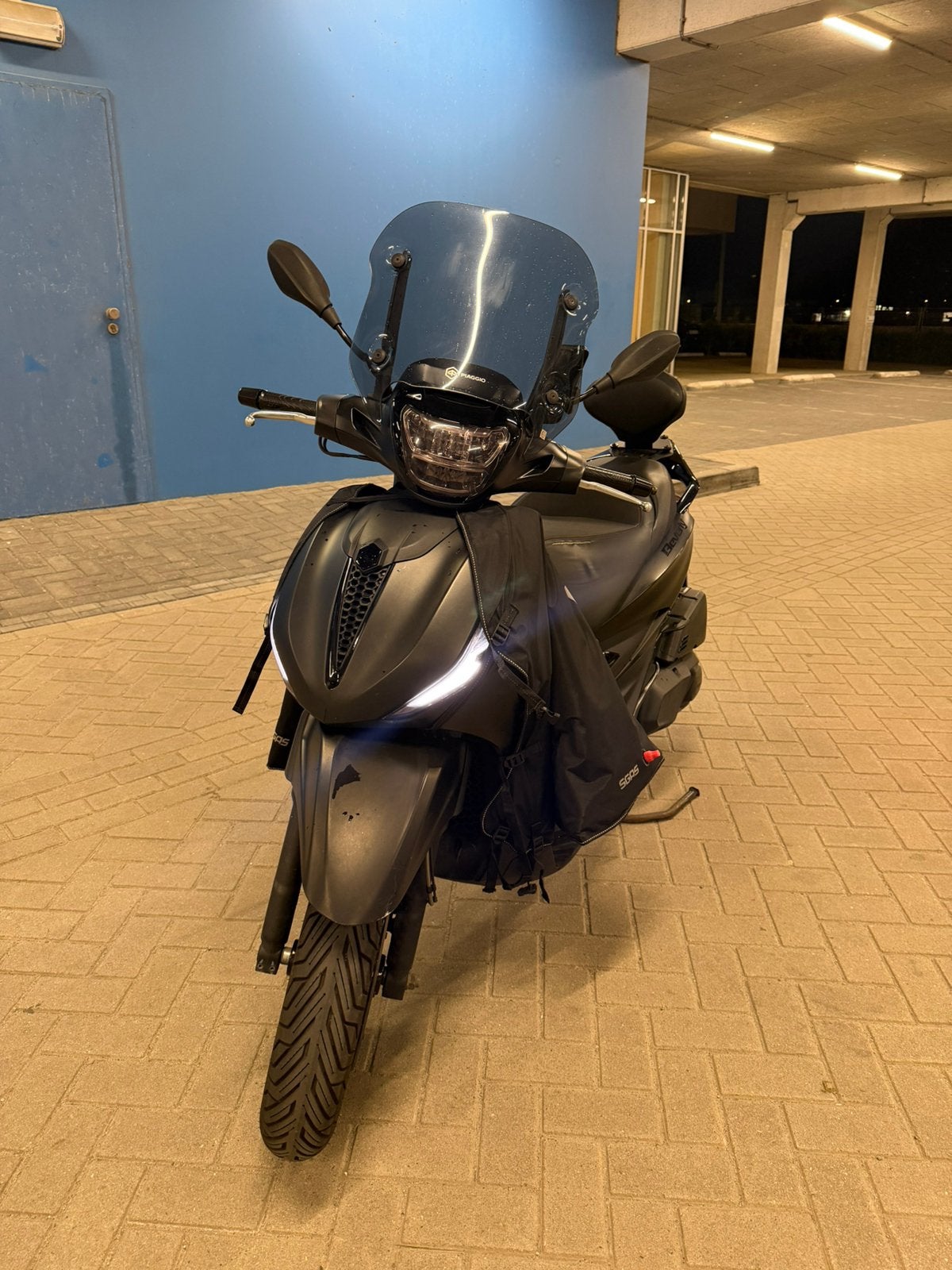 Piaggio Beverly 400 S HPE Deep Black 2022, 400 cc, Gebruikt, Particulier, Minimaal motorrijbewijs A2