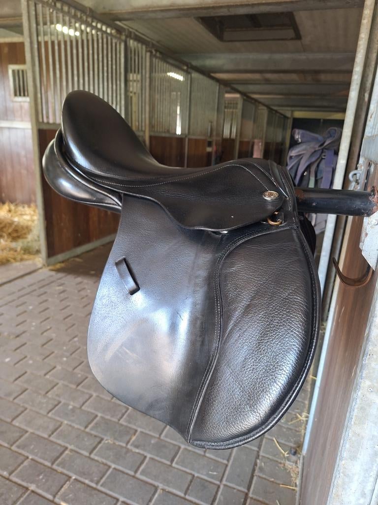Pony zadels 15/ 15,5 inch en Hulsebos dressuur zadel 17 inch, Dieren en Toebehoren, Paarden en Pony's | Zadels, Ophalen of Verzenden