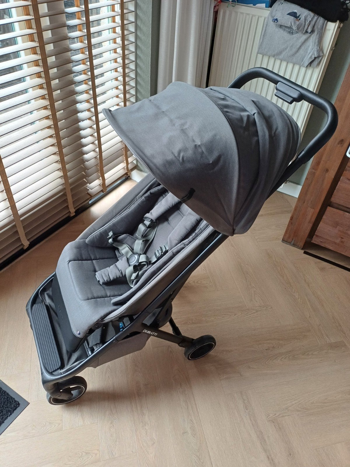 Dubatti smart buggy grijs, Ophalen, Zo goed als nieuw