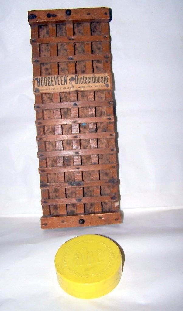 Antiek (ca. 1910) Hoogeveen's Dicteerdoosje met letters., Ophalen of Verzenden