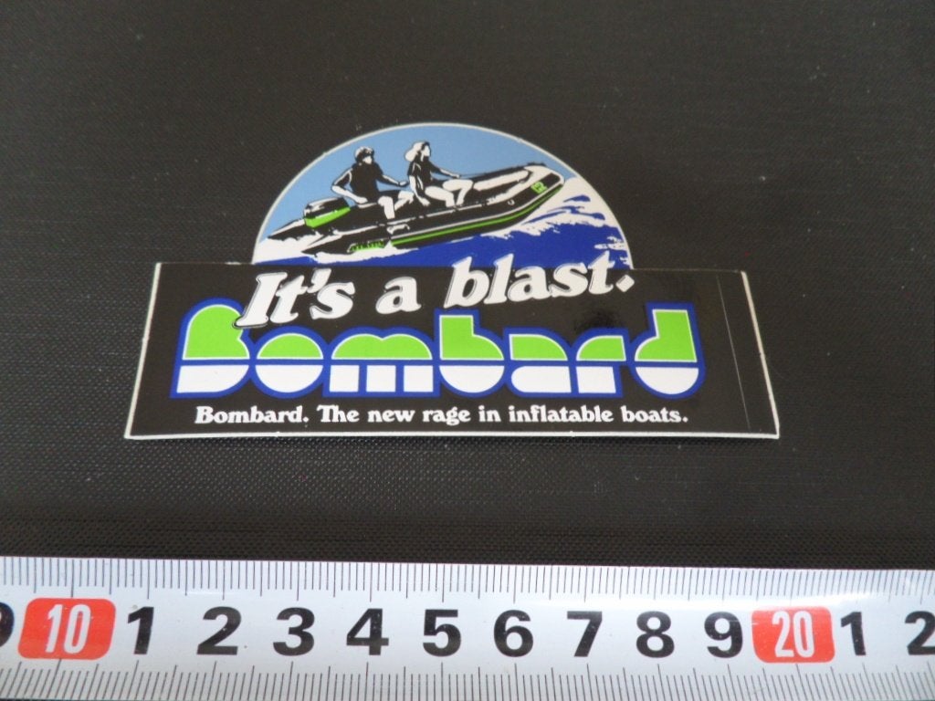 sticker It's a blast BOMBARD the new rage in inflatable boat, Ophalen, Zo goed als nieuw