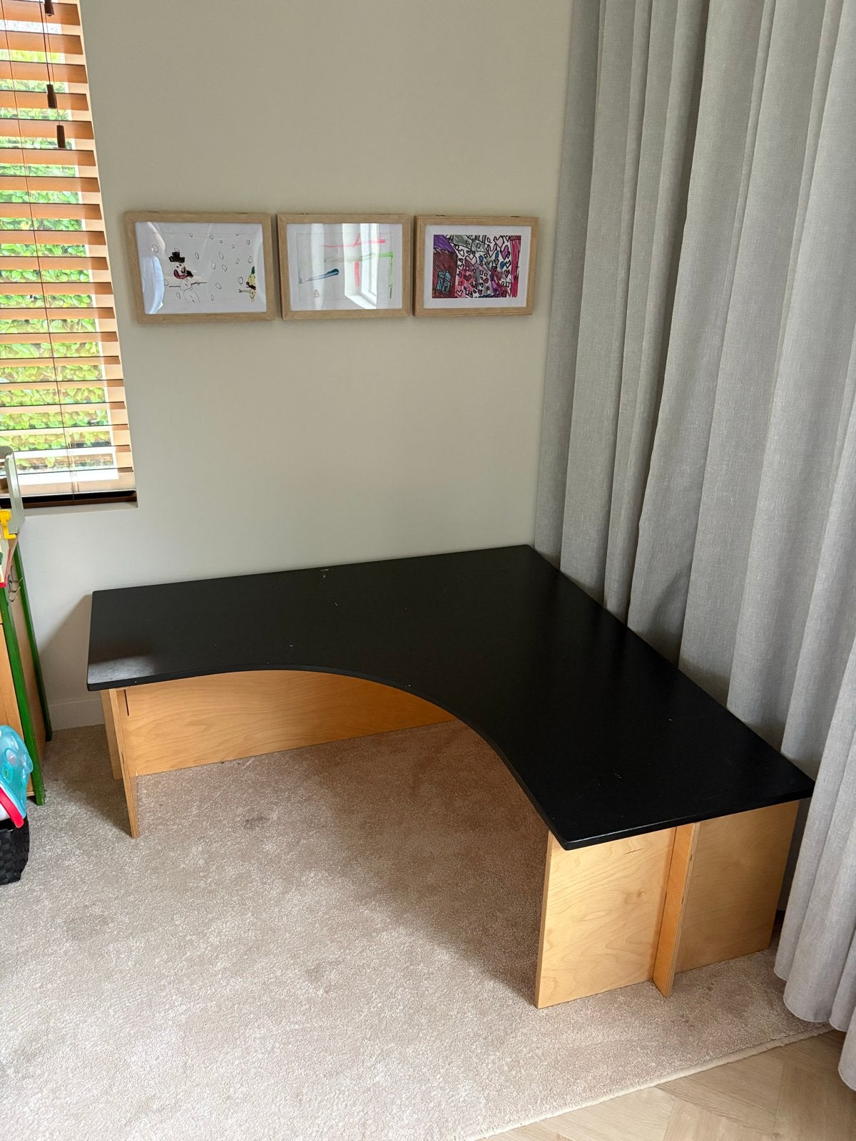 Bureau speeltafel kind - Zwart/Hout, Kinderen en Baby's, Ophalen, Gebruikt, Tafel(s)