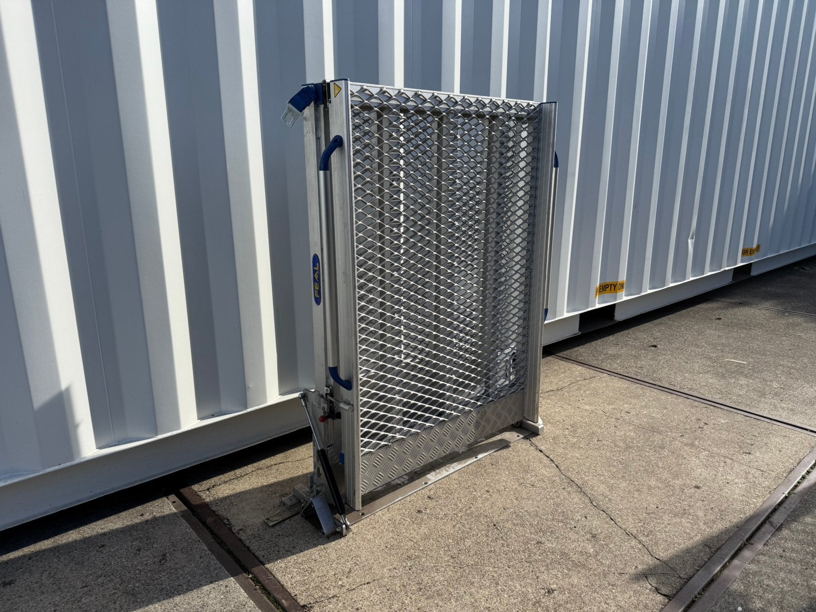 Aluminium oprijplaat rolstoel ramp bedrijfswagen inrichting, Ophalen, Zo goed als nieuw