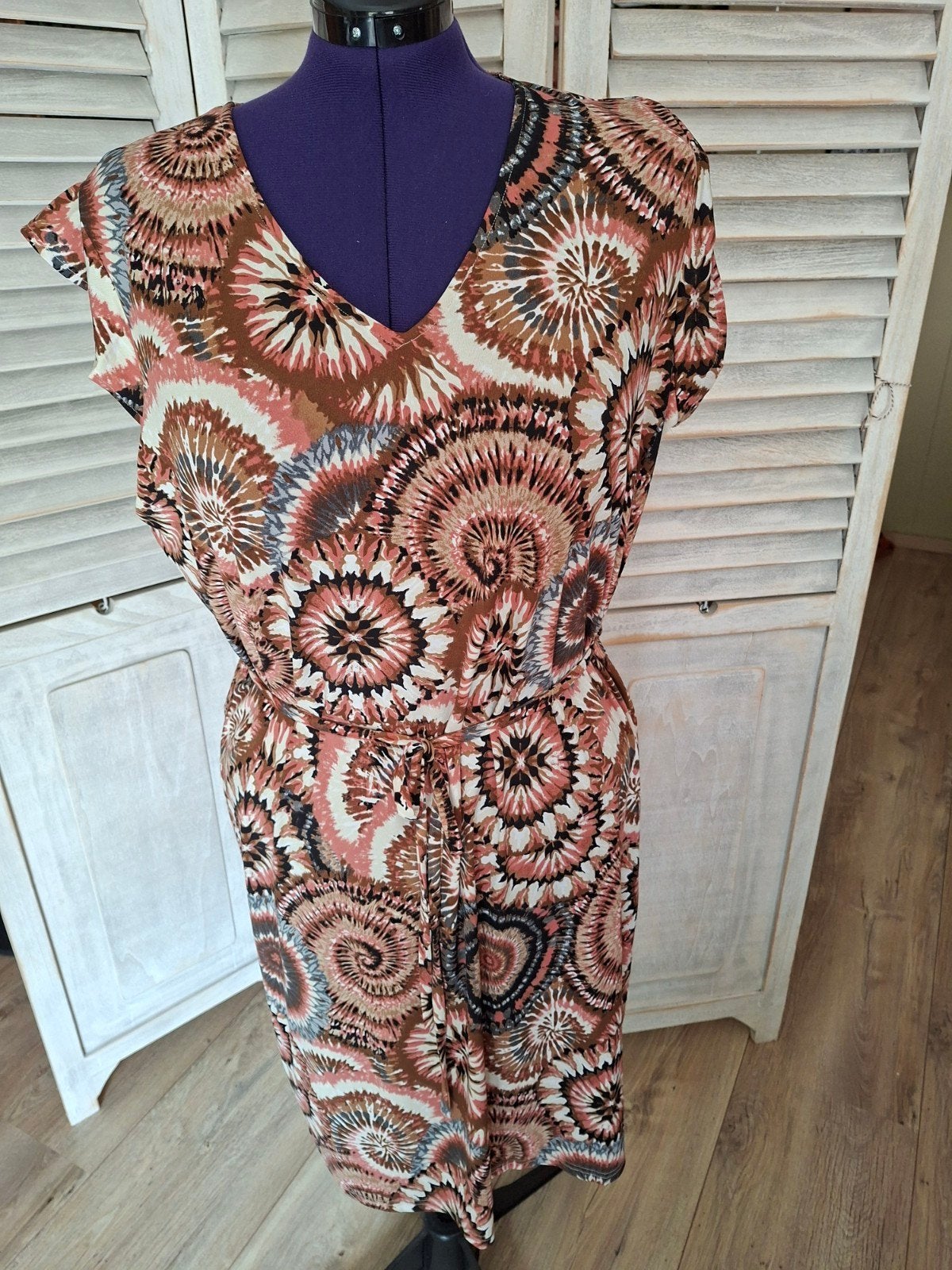 Leuke Norah strech jurk, maat 48 zgan, Kleding | Dames, Jurken, Bruin, Verzenden, Maat 46/48 (XL) of groter, Zo goed als nieuw
