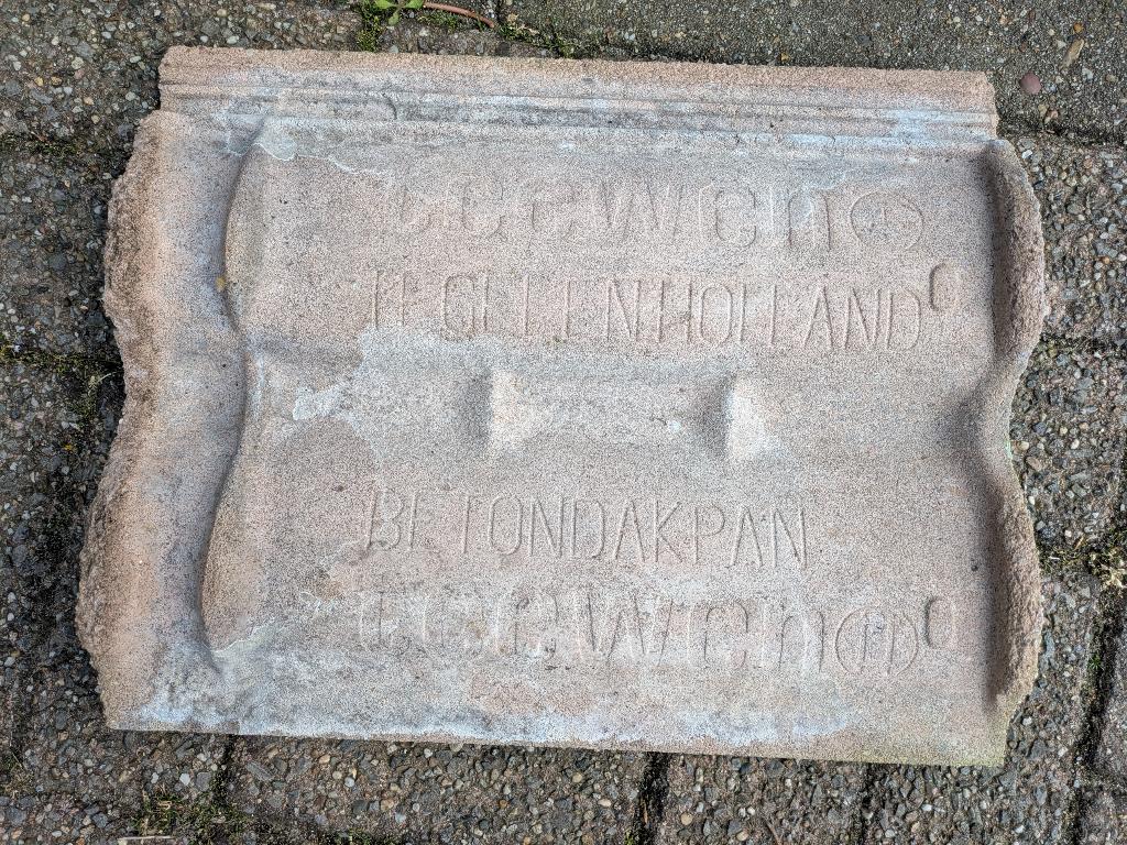 Betondakpannen, roodbruin, ca 8m2, Ophalen, Gebruikt, Overige typen, 5 tot 10 m²