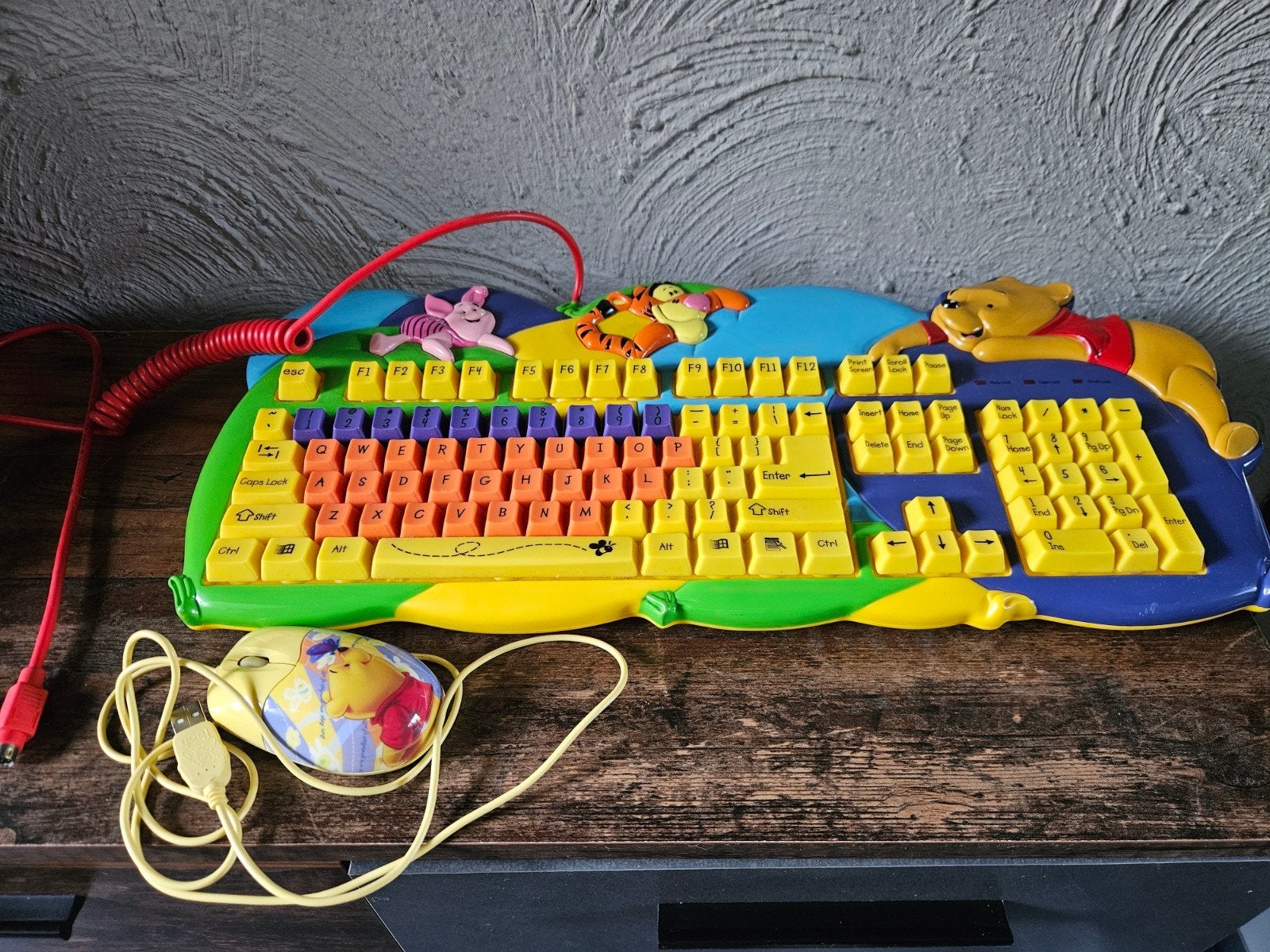 Vintage Microsoft Disney Winnie de Poeh Toetsenbord en Muis, Computers en Software, Ophalen of Verzenden, Zo goed als nieuw, Qwerty