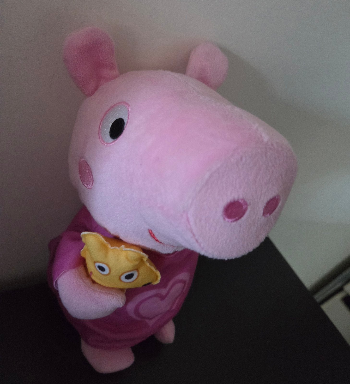 Peppa Pig knuffel met knuffeldoekje - Zo goed als nieuw, Overige merken, Overige typen, Ophalen of Verzenden, Middelgroot (20 tot 80 cm)