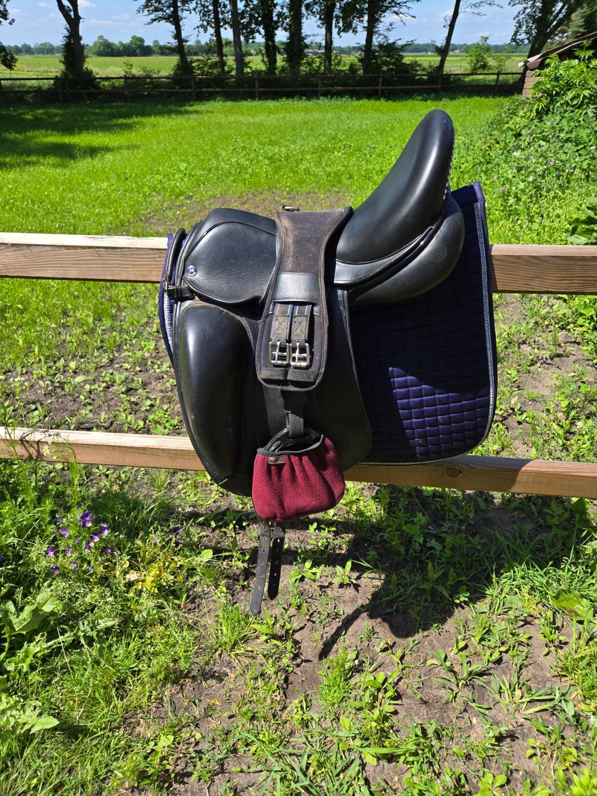 Dressuurzadel 18,5 inch, Dieren en Toebehoren, Paarden en Pony's | Zadels, Ophalen, Gebruikt, Dressuur