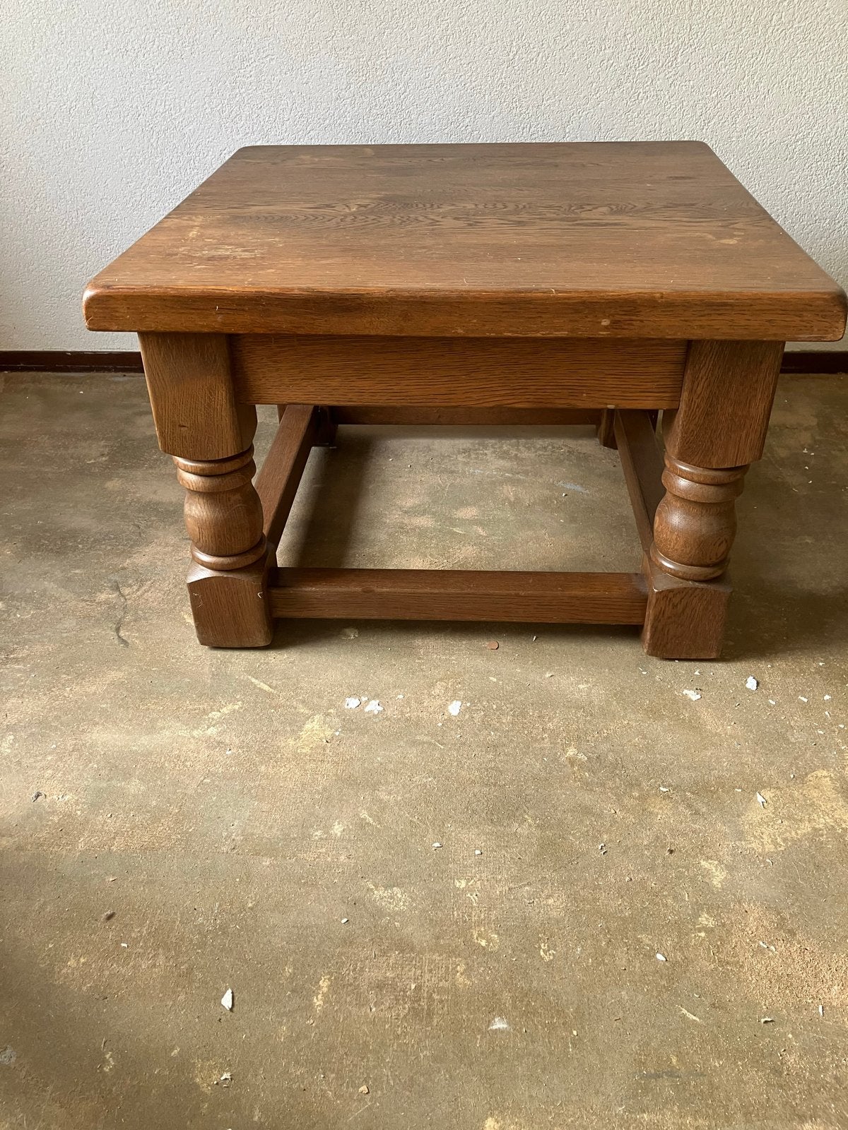 Robuuste eikenhouten hoektafel/salontafel, Antiek en Kunst, Ophalen