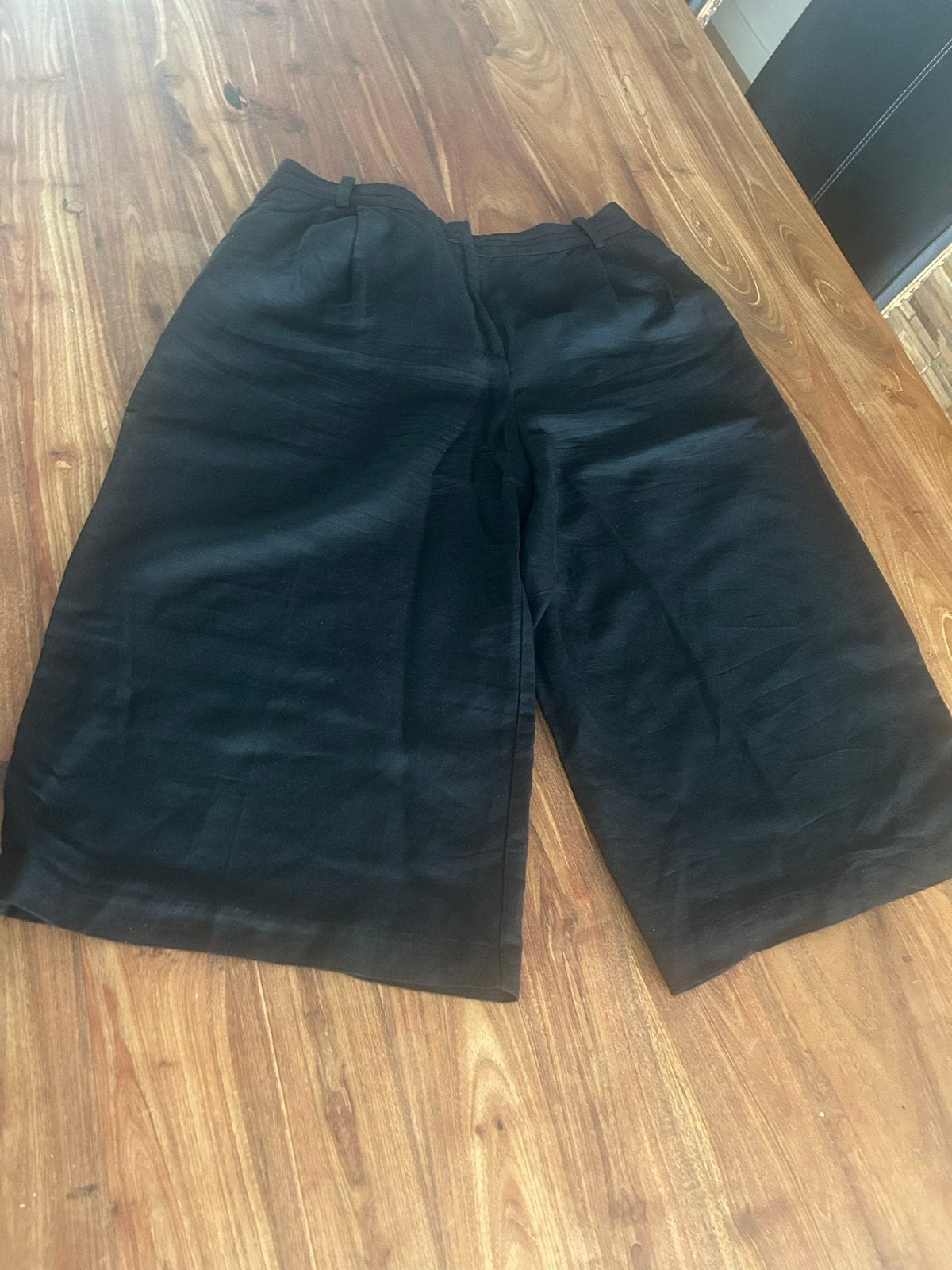Zwarte korte linnen Bermuda broek - Maat 42, Kleding | Dames, Kort, Zwart, Maat 42/44 (L), Ophalen of Verzenden