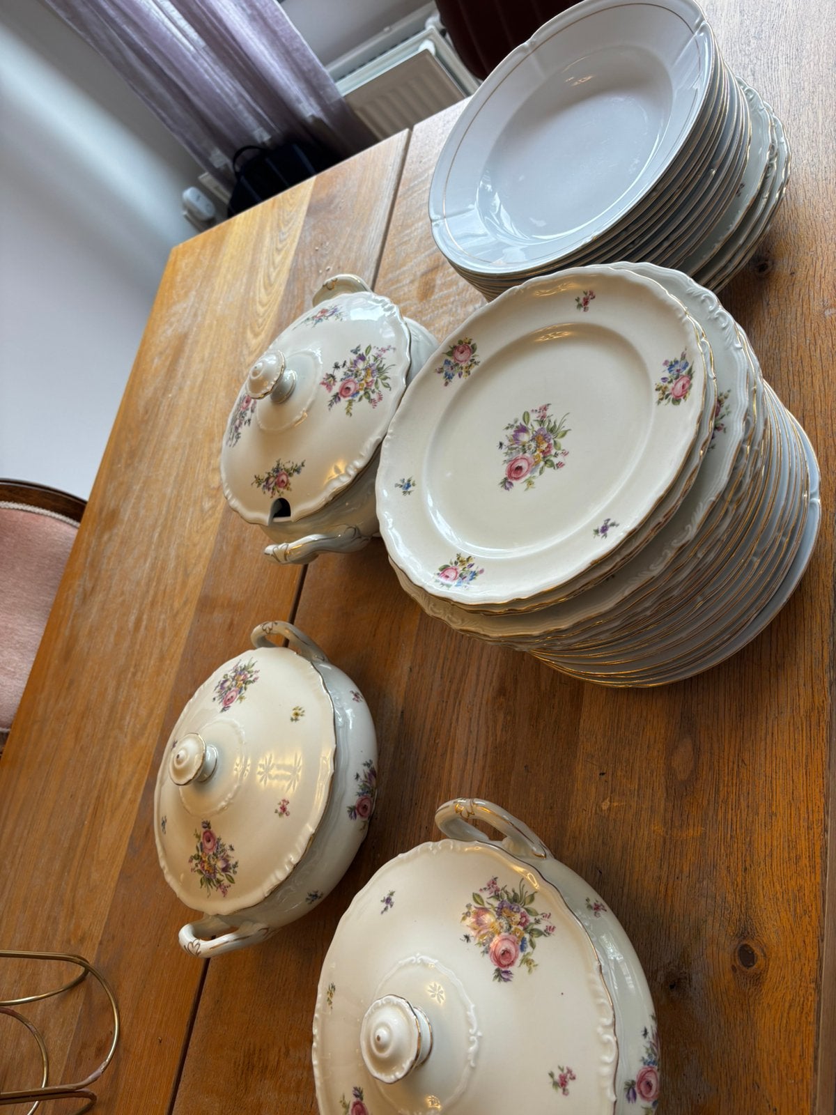 Vintage Servies: Gebloemd en Wit met Gouden Rand, Ophalen