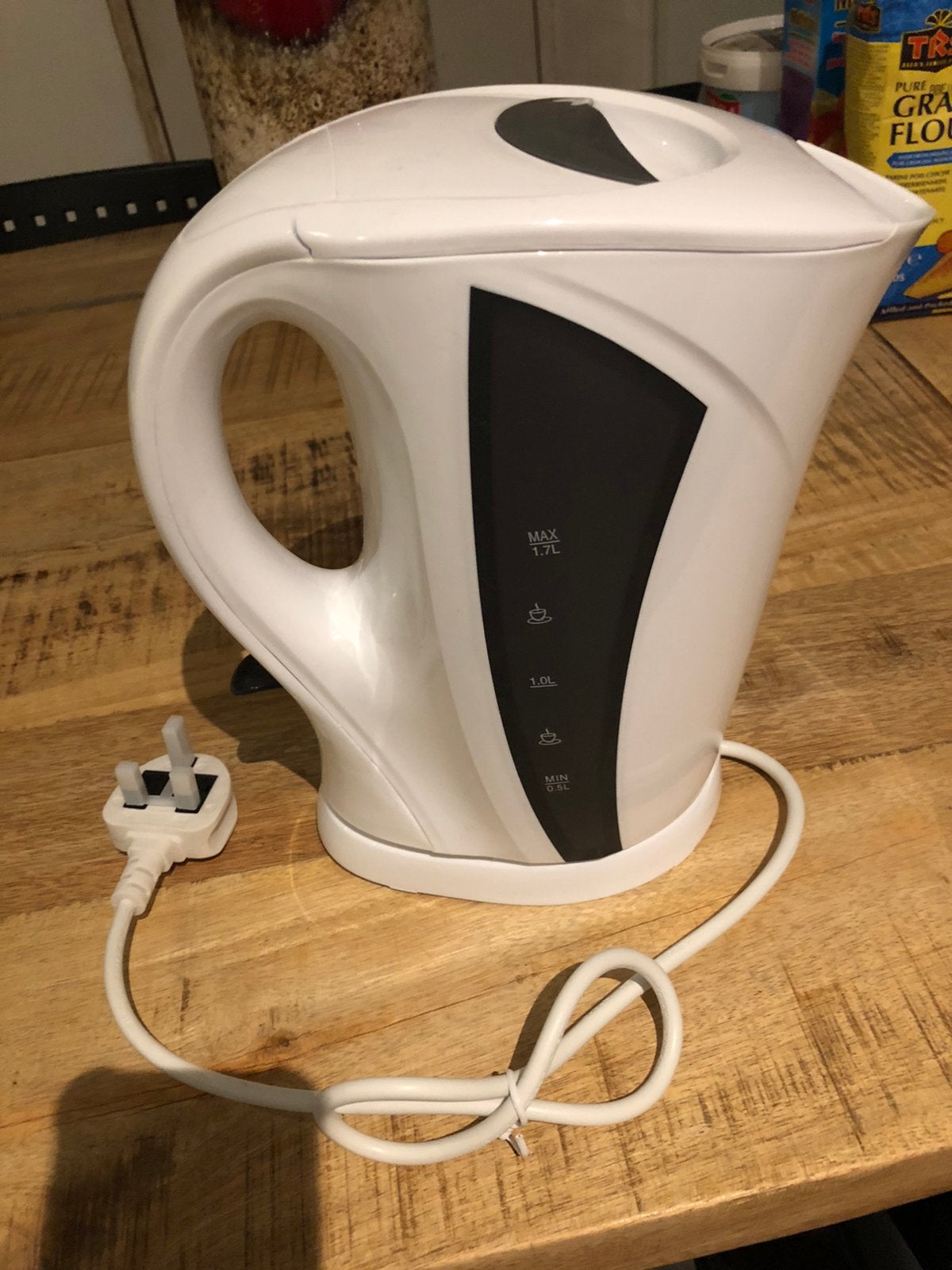 Waterkoker (uk stekker), 1 tot 2 liter, Ophalen of Verzenden, Zo goed als nieuw