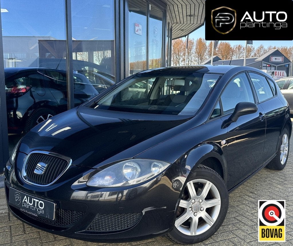 SEAT Leon 1.6 Reference | NIEUWE APK | Lichtmetalen Velgen |, Auto's, Gebruikt, 4 cilinders, Leon, Zwart