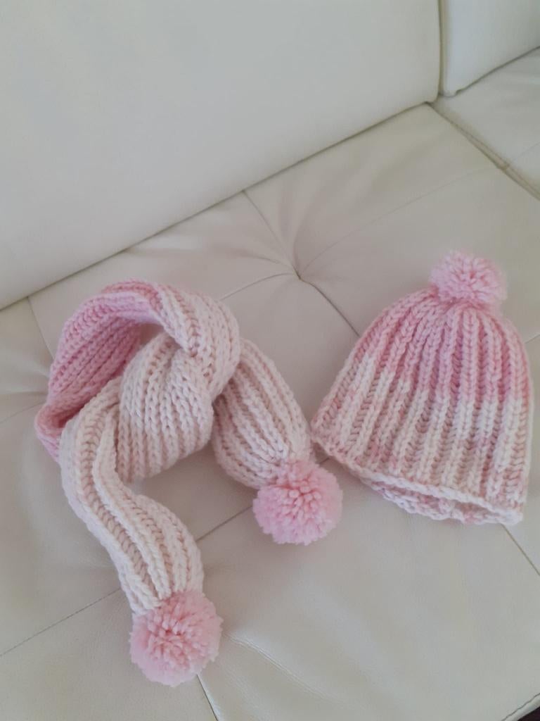 Roze sjaal en muts voor de leeftijd 2 á 3 jaar, Meisje, Nieuw, Ophalen of Verzenden, 104 of kleiner