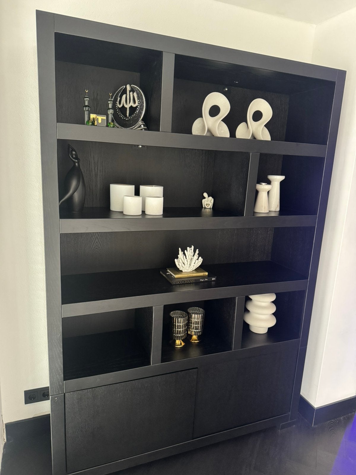 Luxe kast donkerbruin een jaar oud, Antiek en Kunst, Antiek | Meubels | Kasten, Ophalen