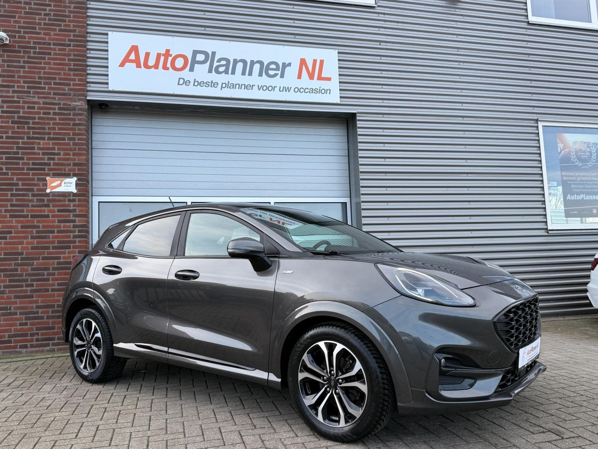 Ford Puma 1.0 EcoBoost Mild-Hybrid ST-Line! Navi! Virtual!, Origineel Nederlands, Bedrijf, Grijs, 3 cilinders