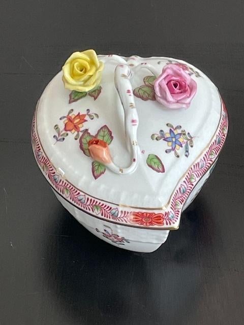 Herend Apponyi Fleurs hartendoos 6003/AF voor sieraden, Antiek en Kunst, Ophalen of Verzenden