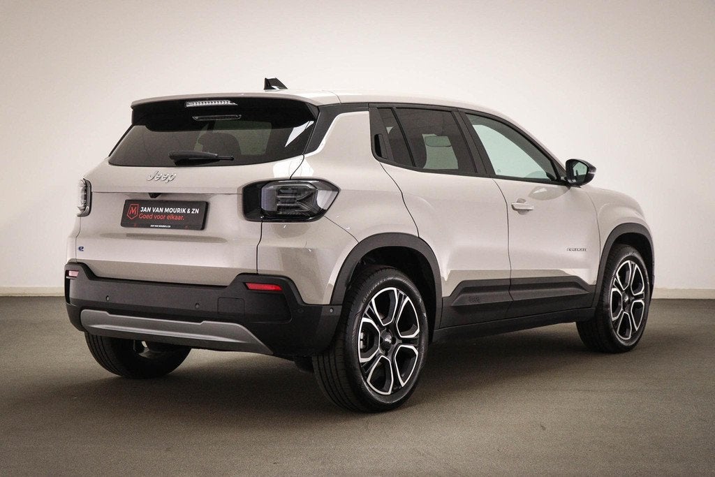 Jeep Avenger Altitude 54 kWh | SFEERVERLICHTING | DRAADLOZE, Auto's, Jeep, Stof, Gebruikt, 156 pk, Met garantie (alle)