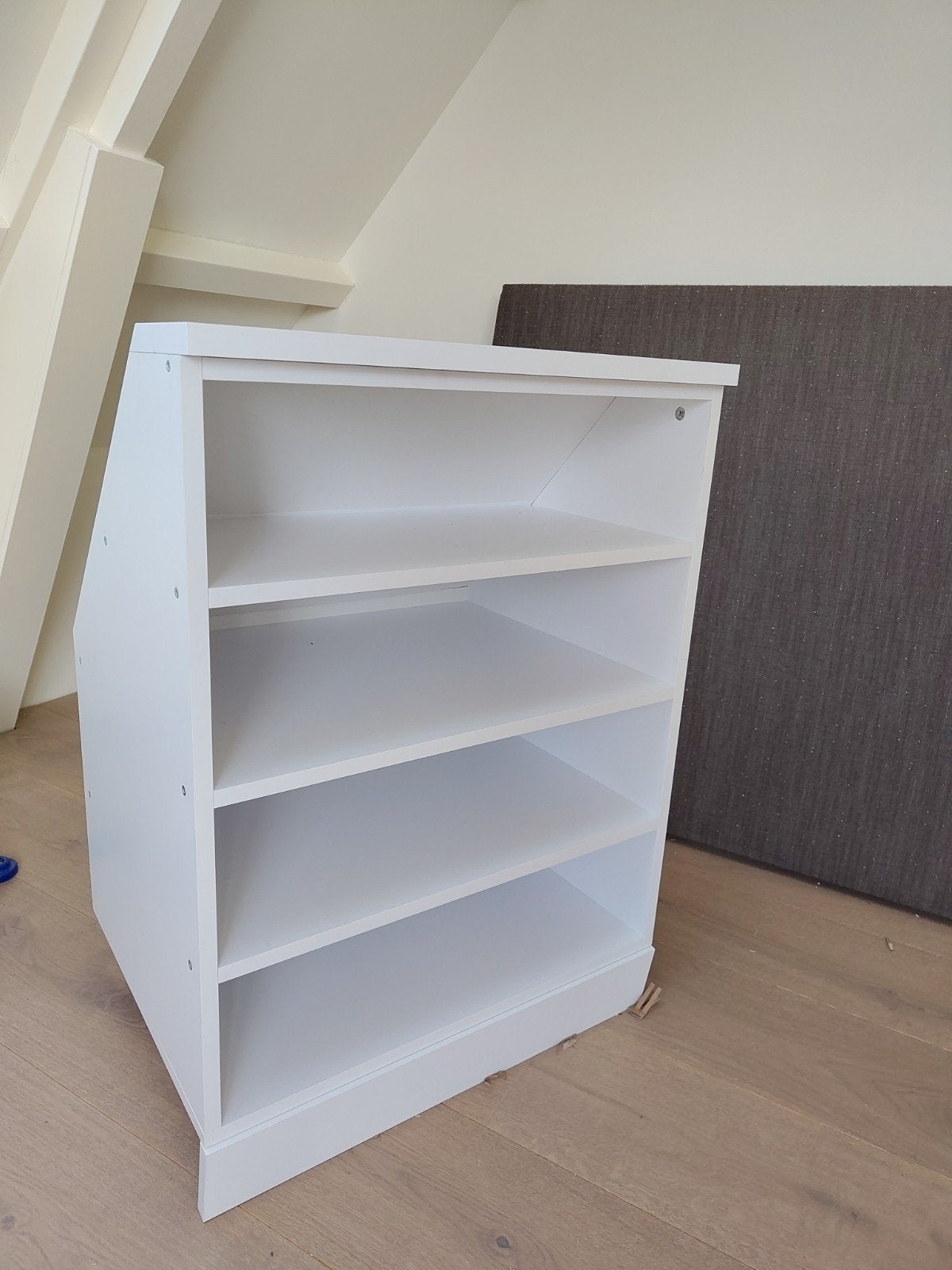 KAST voor schuine wand  Wit 60 x 81.6 cm met 4 compartime, Huis en Inrichting, Ophalen, Nieuw