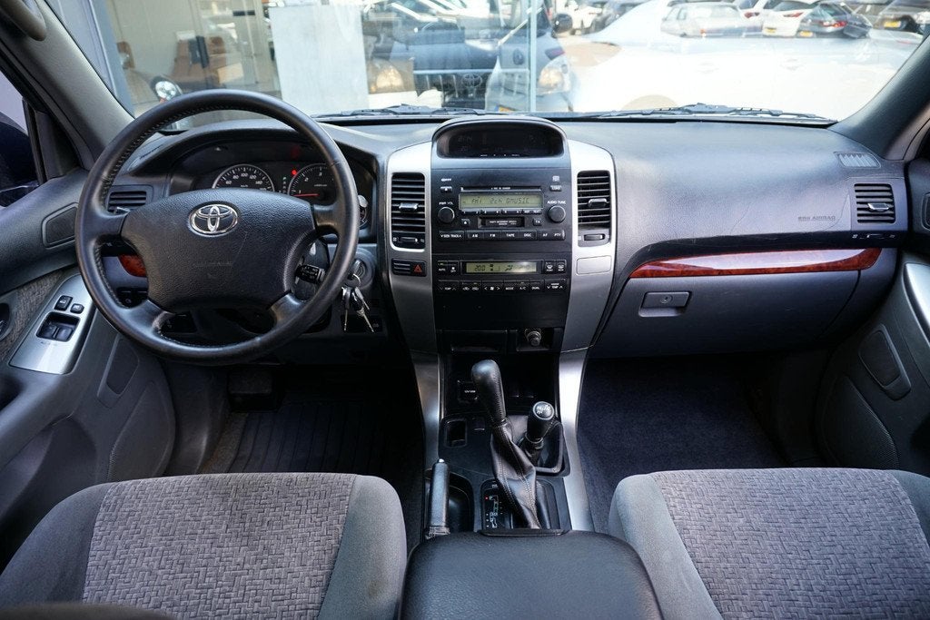 Toyota Land Cruiser 3.0 D-4D VX HR Blind Van *169.162KM NAP!, Auto's, Toyota, Automaat, Stof, Gebruikt, 4 cilinders