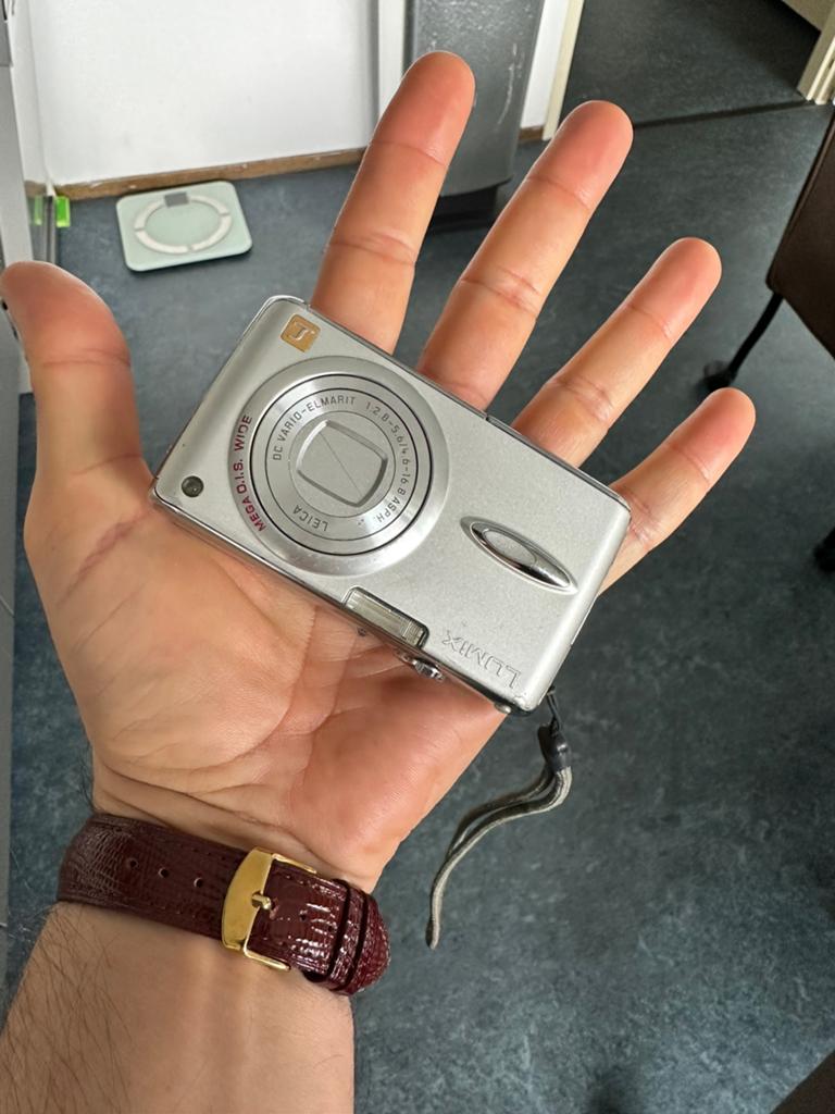 ZEER Compacte Panasonic Lumix DMC-FX01 digitale camera, Audio, Tv en Foto, Fotocamera's Digitaal, Compact, Ophalen of Verzenden
