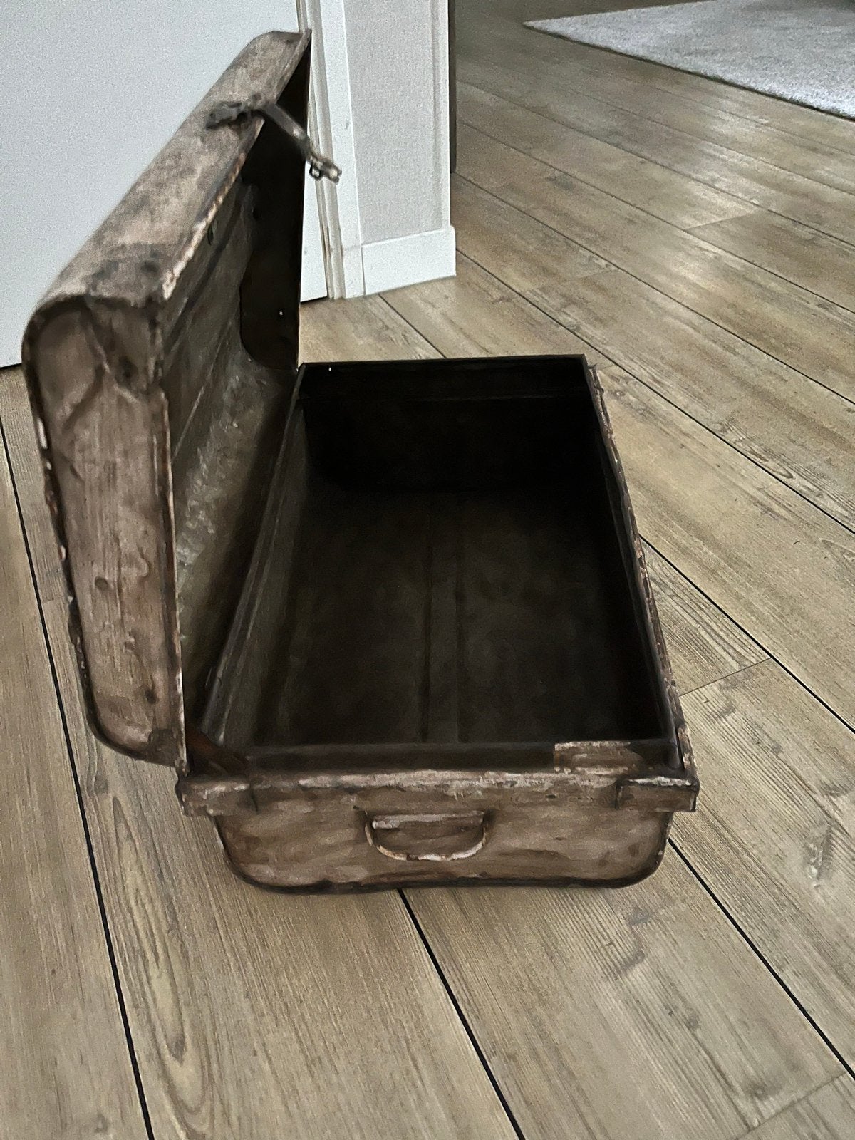 Vintage metalen kist / opbergkist, Ophalen, Gebruikt, 50 tot 100 cm, Metaal