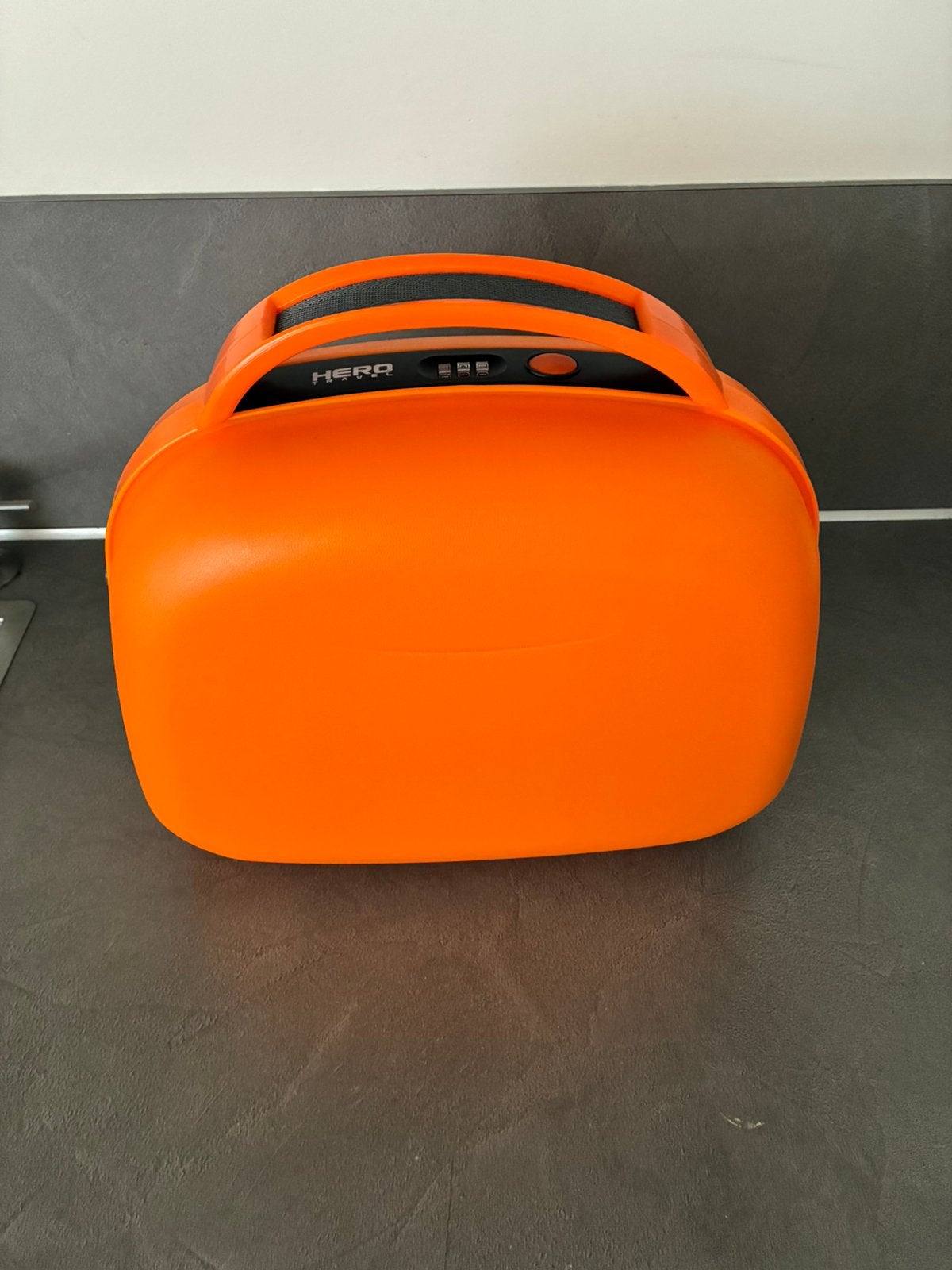 Nieuwe Beautycase oranje met cijferslot en schouderband, Ophalen of Verzenden, Nieuw, Oranje, Met slot