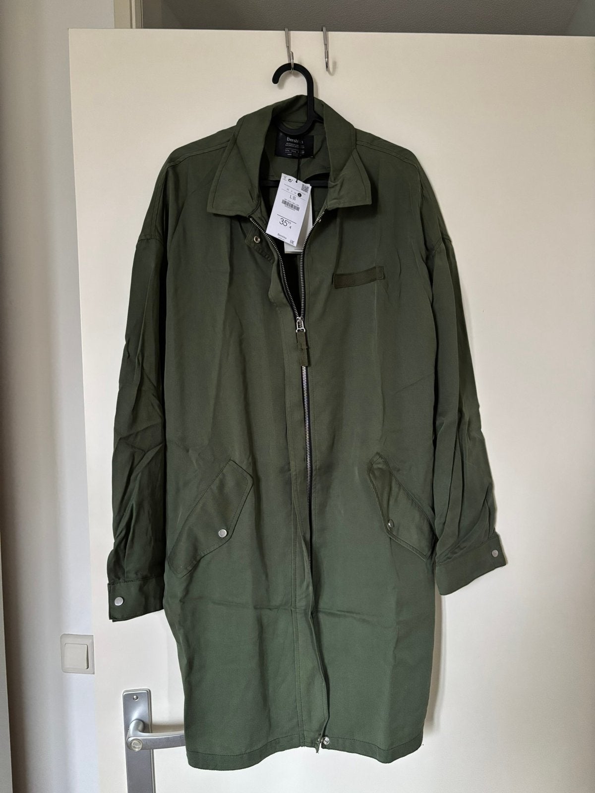 Nieuwe jas / blouse Bershka groen maat L, Ophalen of Verzenden, Nieuw, Maat 52/54 (L), Groen