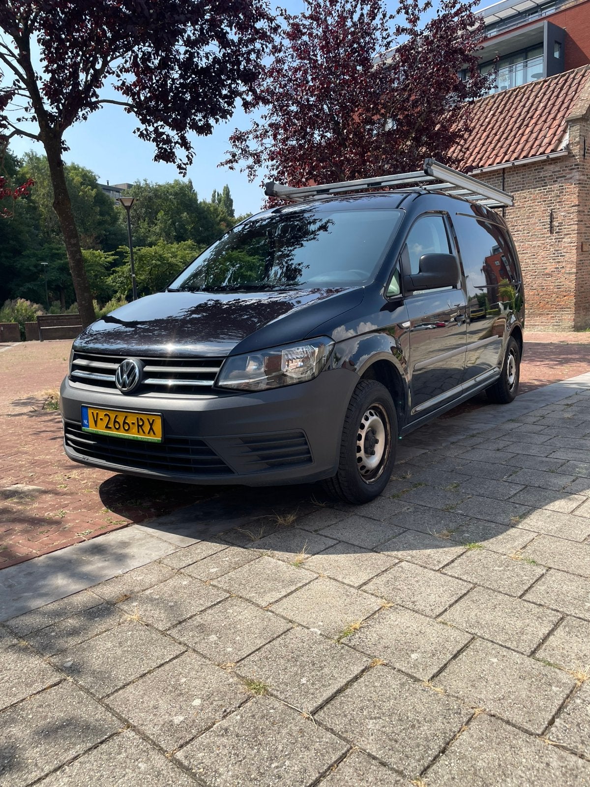 Volkswagen Caddy Maxi 2.0 TDI met BMT L2h1 150pk 2018, Auto's, 74 pk, 4 cilinders, Volkswagen, Zwart
