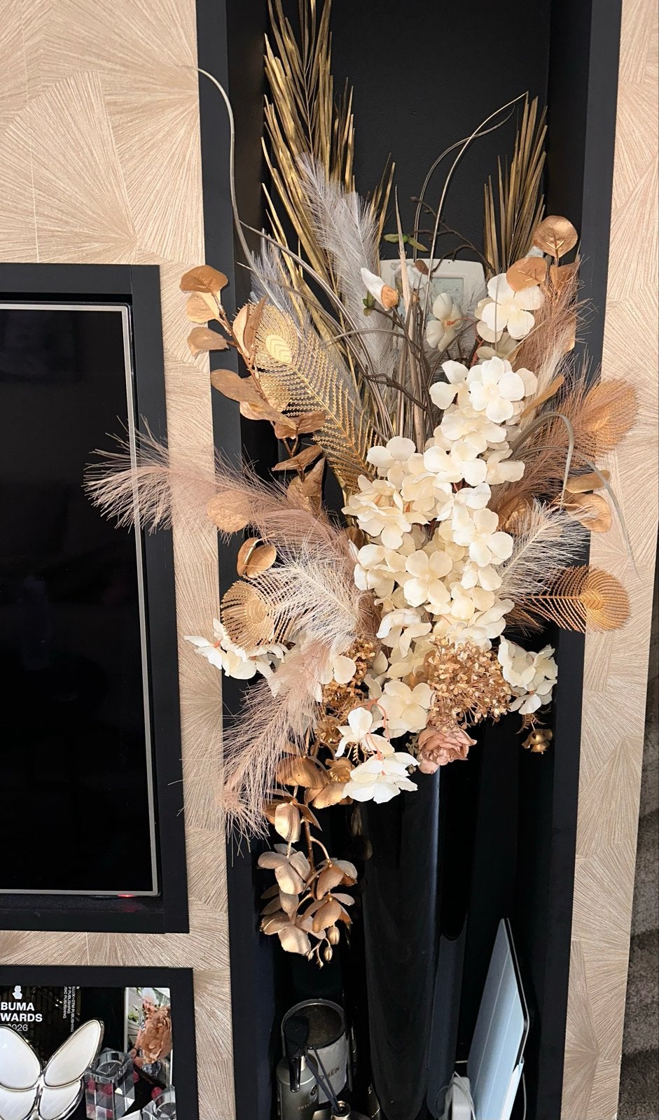 2x Grote decoratieve vaas met kunstbloemen en pluimen, Ophalen, Overige materialen, Meerkleurig, Inclusief decoratie
