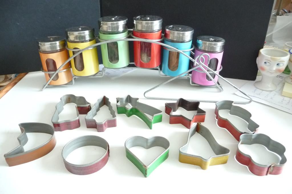 10 oude metalen bakvormpjes gelakt metaal jaren 50 60 nostal, Overige typen, Verzenden, Zo goed als nieuw, Metaal