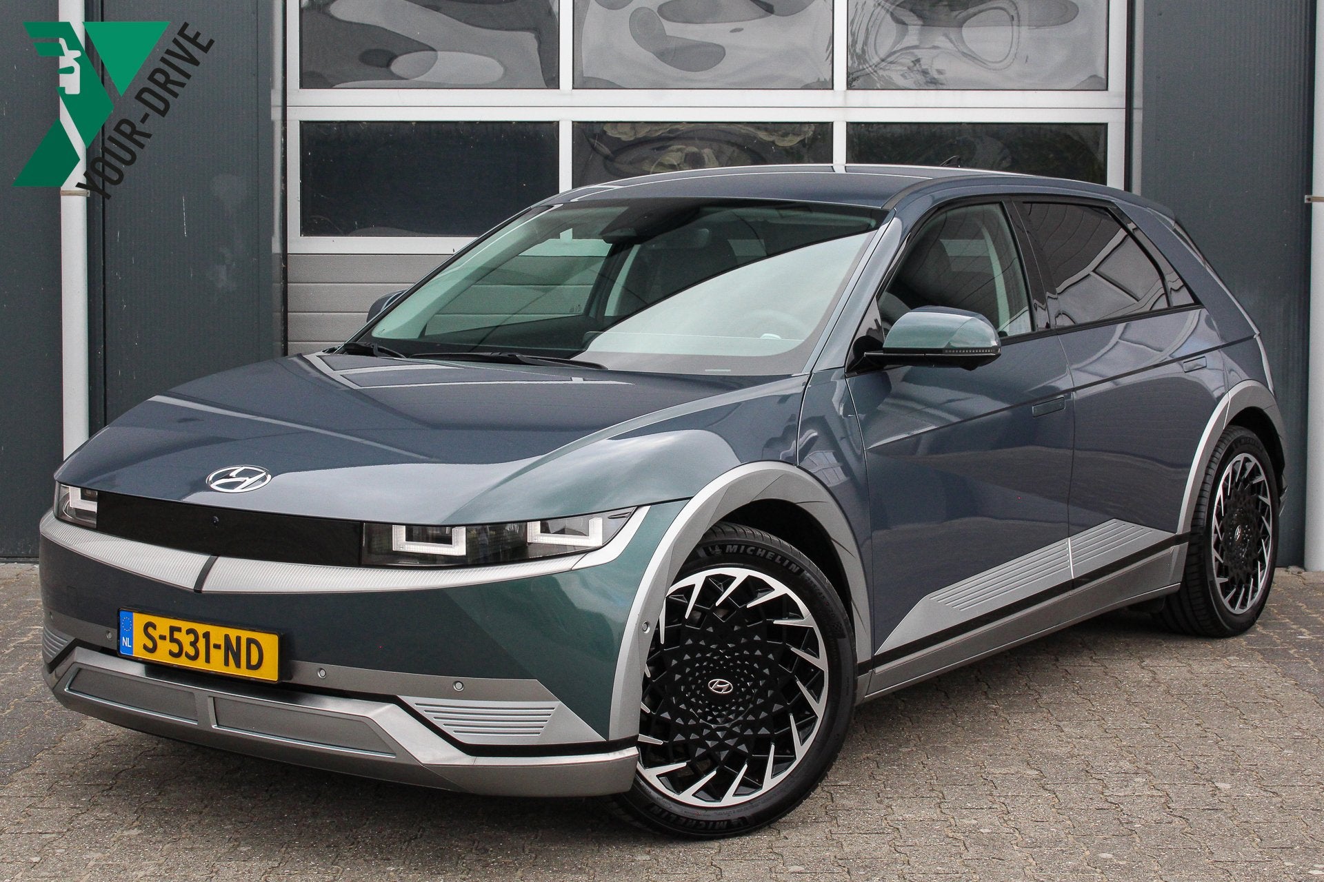 Hyundai IONIQ 5 Lounge 77.4 kWh 228 PK | Fabrieksgarantie &, Automaat, 228 pk, Gebruikt, Zwart