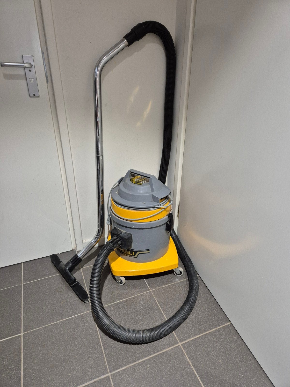 Gibli bedrijfsstofzuiger WS 90 silent HP1.5 wet dry cleaner, Ophalen, Onbekend, Onbekend, Onbekend