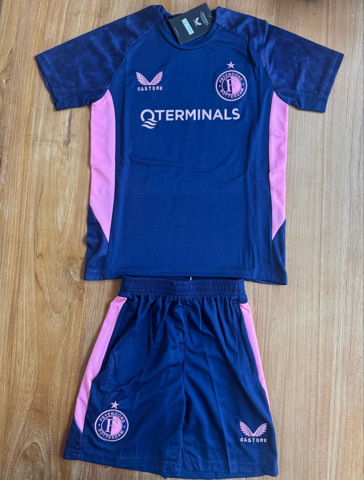 Kinder voetbal tenue Feyenoord (6 t/m 11 jaar), Ophalen of Verzenden, Nieuw, Jongen of Meisje